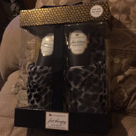 🐾 NWT Goldessence Foot Therapy Gift Set - Picture 6 of 8